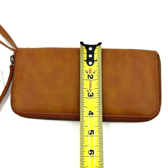 Free People Vegan Leather Wallet Distressed Brown Zip Around Wristlet Clutch NEW - Picture 10 of 11